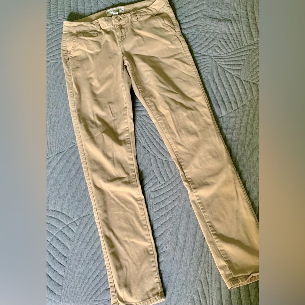 Aeropostale Low Rise Stretchy Skinny Khakis | Size 7/8 Regular
